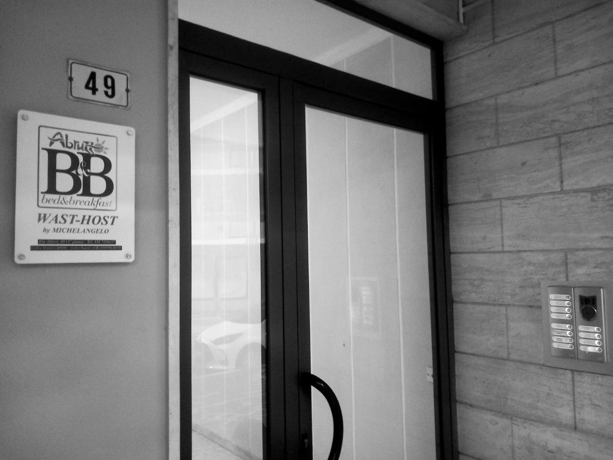 Bed and Breakfast Wast-Host By Michelangelo Vasto Exteriér fotografie