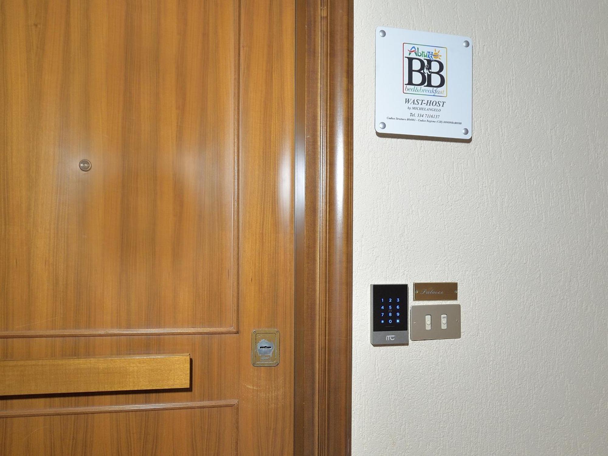 Bed and Breakfast Wast-Host By Michelangelo Vasto Exteriér fotografie
